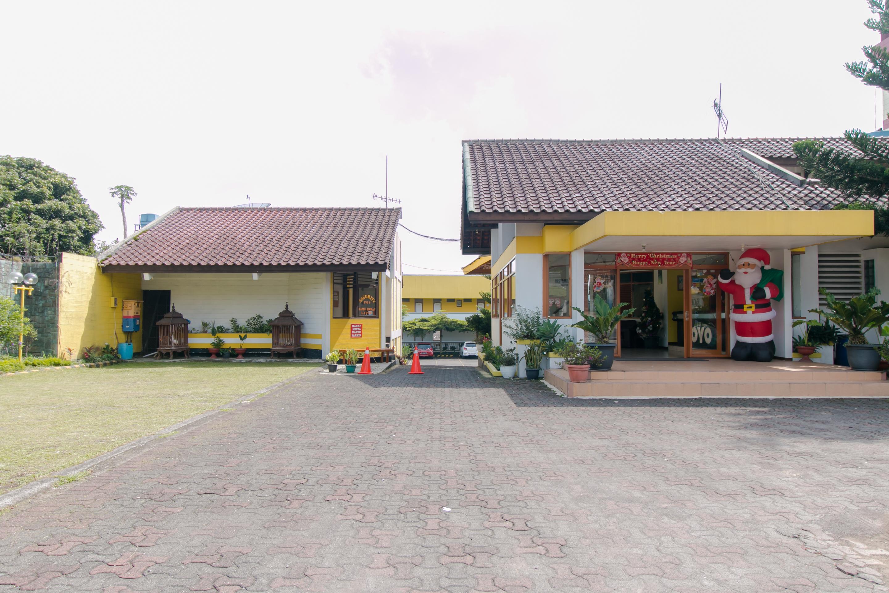 Oyo 1996 Koneng Hotel Cibodas Esterno foto